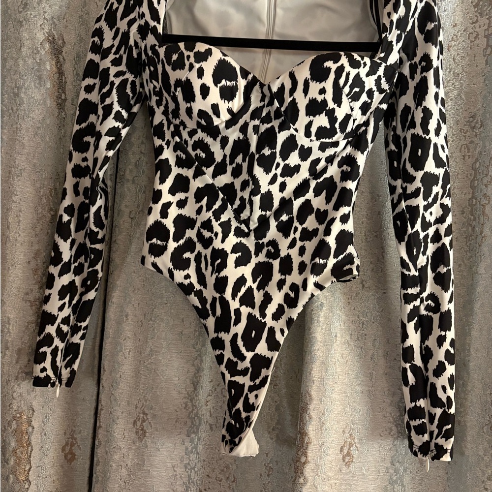 Alex Perry Set